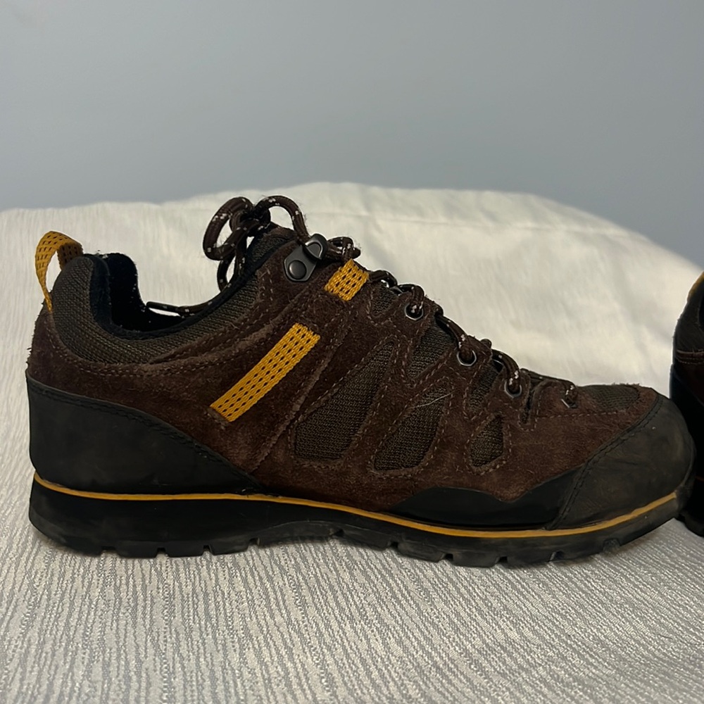 Windriver tarantula grip hiking boots mens  size 7.5 with hyper dri